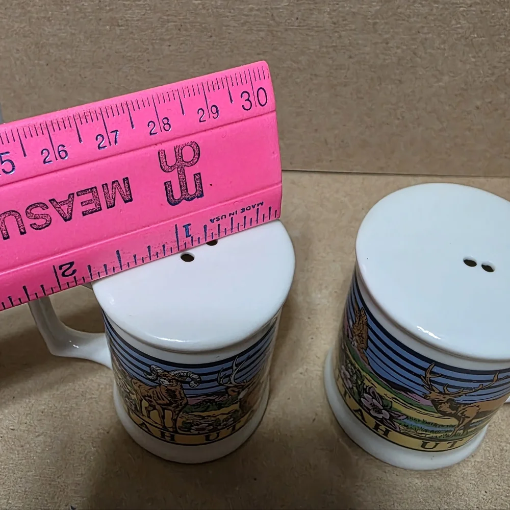 Utah Souviner Deer Mountain Scene Salt Pepper Shakers #144